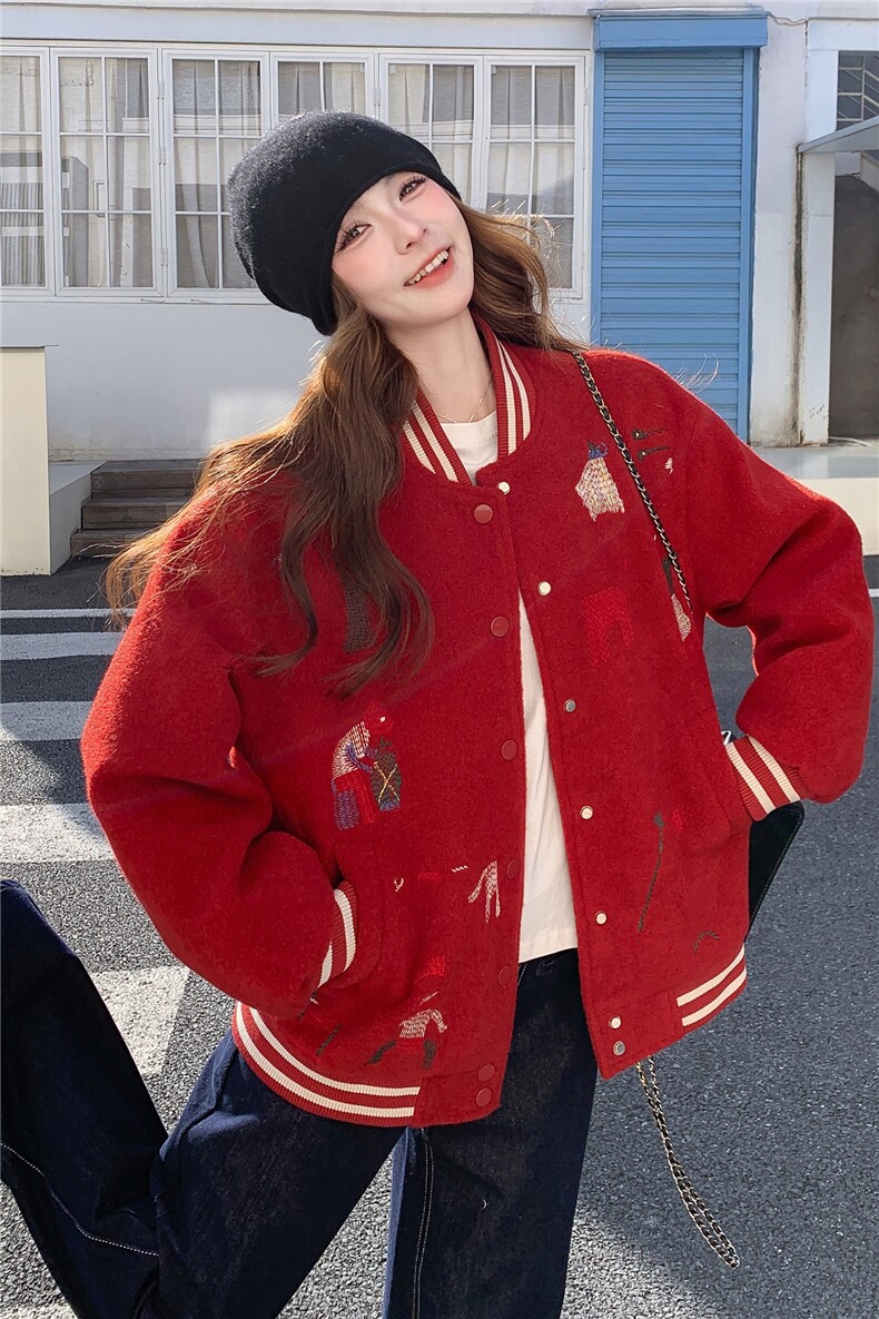 2025红色休闲韩系条纹棒球服外套女毛绒绒冬季羽绒服保暖上衣新款,女装羽绒服,艾米莉亚