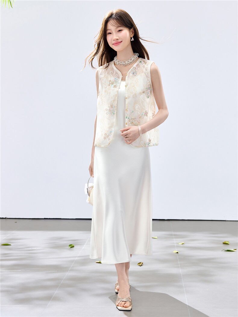 夏季新款现货！2026新中式洋气时尚重工马甲+珍珠吊带裙两件套女,女装套装/套裙,宝儿家