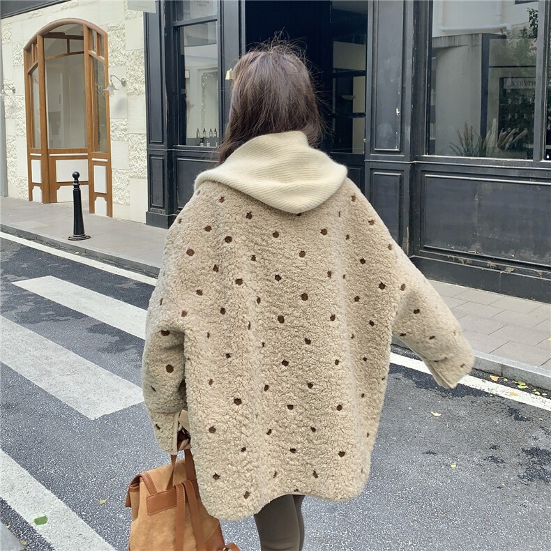 配围巾帽驼色仿皮毛一体羊羔毛外套女冬季2025新款小个子短款加厚,女装皮草,2C159