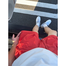 红色