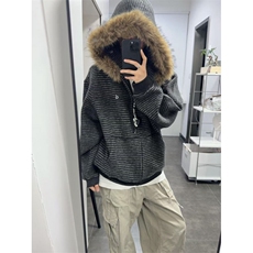 黑灰色