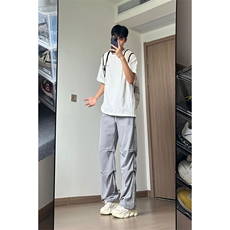 浅灰色
