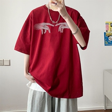 酒红色