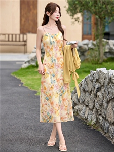 夏日绝美晕染吊带连衣裙防晒披肩两件套2026特别漂亮吊带连衣裙女图片