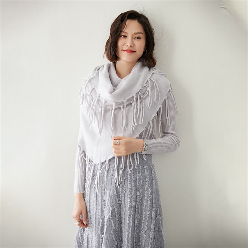 时尚流苏羊绒披肩女士保暖围巾冬季百搭三角形披肩图片