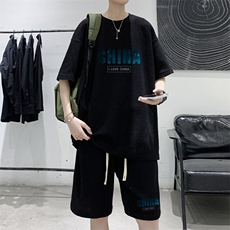 黑色