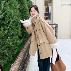 现货：冬季新款毛绒拼接休闲保暖中长款派克服2C135-8957P285K428，女装派克服，2C135