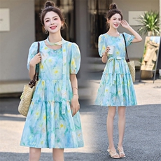 2025夏季新款油画风飘带小清新显瘦时尚A字裙，女装连衣裙，贵人树