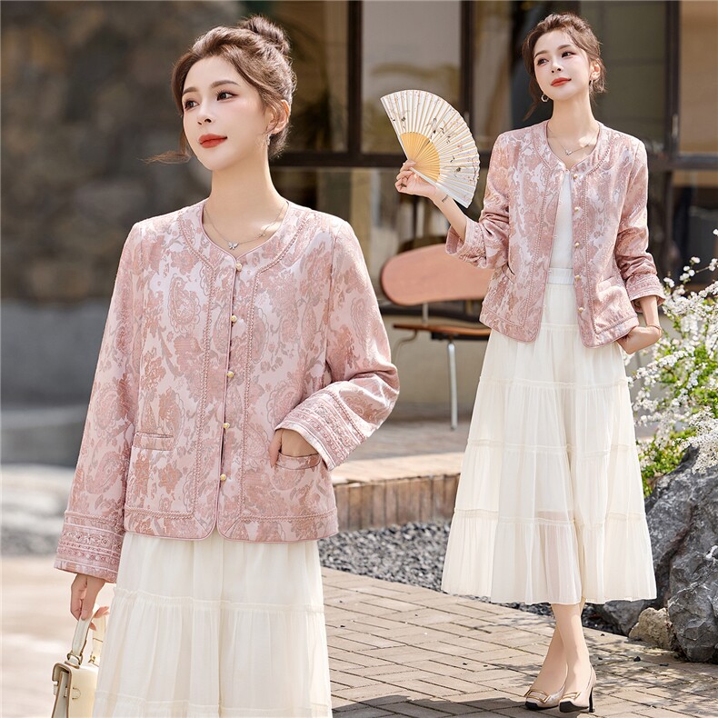 高级感年轻G风粉色2026新中式外套宋锦提花春夏高端刺绣唐装上衣，女装短外套，意芙