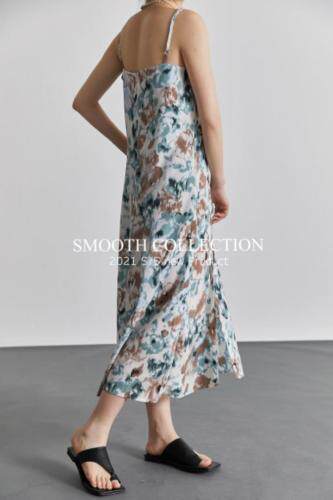 产品碎花连衣裙，女装连衣裙，SMOOTH