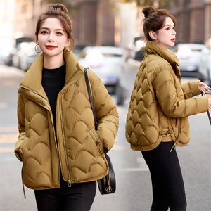 现货羽绒服女短款2024冬季新款小个子时尚轻薄中式盘扣白鸭绒外套图片