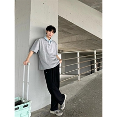 灰色