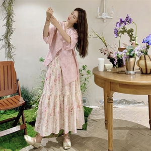 新中式国风粉色衬衫碎花半身裙套装女夏季甜美显瘦今年流行两件套图片