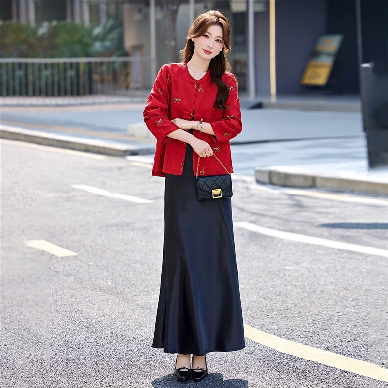 现货重工艺新款新中式春季刺绣提花设计感时尚气质减龄半裙外套，女装短外套，韩美纤衣