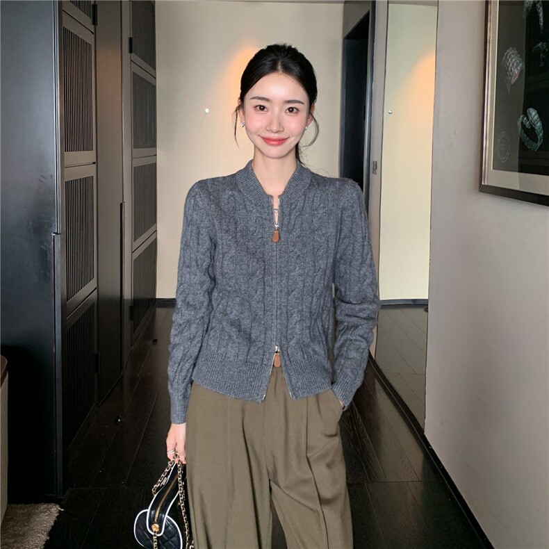2025舒适百搭简约秋冬新款圆领短款长袖针织衫,女装羊绒衫,玛卡隆羊绒