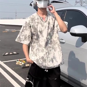 2025新款夏季美式不规则扎染v领上衣潮牌轻奢时尚百搭短袖t恤男士图片