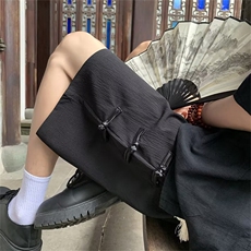 黑色