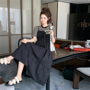 黑色韩系设计感条纹拼接连衣裙女2025夏季新款休闲气质假两件长裙图片