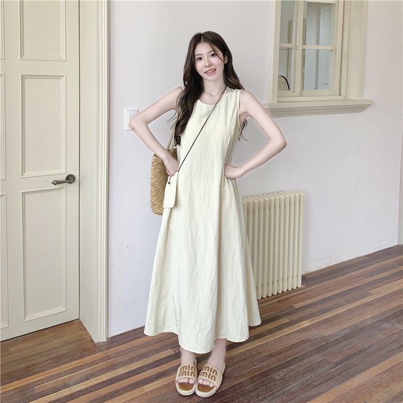 独特超好看黄色无袖连衣裙女夏2025新款绝美温柔气质背心连身长裙图片