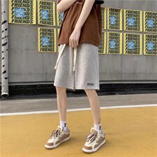 灰色