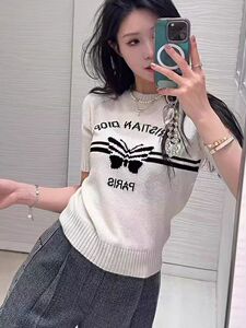 2025年夏季时尚潮流圆领通勤女款短袖图片
