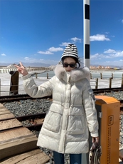 冬季新款收腰大毛领羽绒服中长款，女装羽绒服，百妹仟红