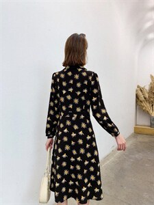 秋冬新款 翻领花色图案印花连衣裙,女装连衣裙,荷塘月色