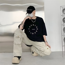 黑色