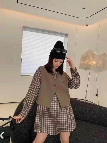 新款马甲格子连衣裙，女装马夹，红头发儿