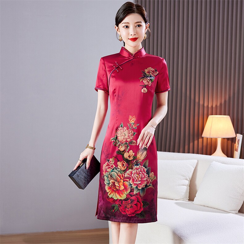 2024春夏季新款高奢时尚盘扣中长款专柜品质真丝旗袍婚礼喜婆婆,女装汉服/婚纱/旗袍/礼服,小荷流