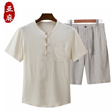 白色上衣+浅灰短裤