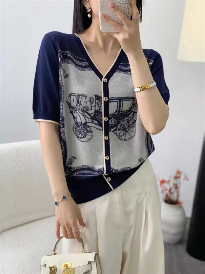 2025夏季新款V领拼色提花短袖t恤女宽松薄款冰丝针织衫女上衣女潮,针织衫/毛衣,天佑贝依