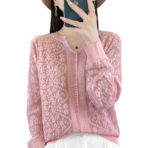 24秋冬新款V领针织衫女小香风蕾丝轻薄打底毛衣宽松钩花长袖上衣图片