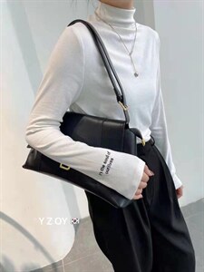 字母高领打底衫图片