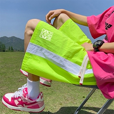 荧光绿