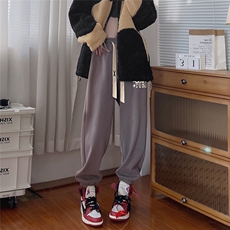 深灰色