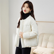 现货羽绒服女连帽新款短款小个子面包服时尚宽松休闲保暖轻暖外套，女装羽绒服，贵人树