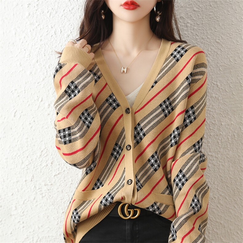 长袖2024年秋季V领单排扣时尚气质格子针织衫，女装针织衫/毛衣，鹏源羊绒