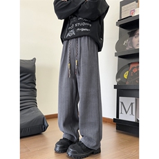 深灰色