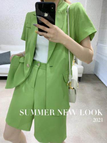 SUMMER NEW LOOK 
2021图片