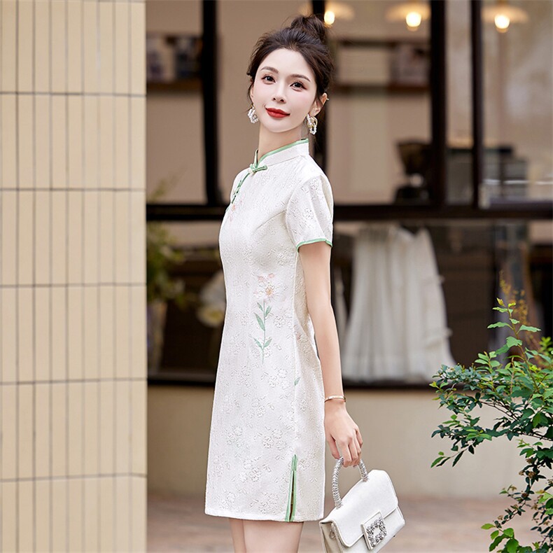 现货2024改良旗袍连衣裙年轻款女夏季新中式高级感禅意碎花裙,女装连衣裙,韩然一族
