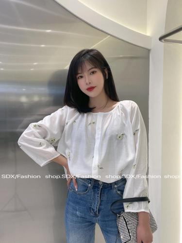 【现货】秋季新款3d刺绣款小衫,女装其它,色调轩