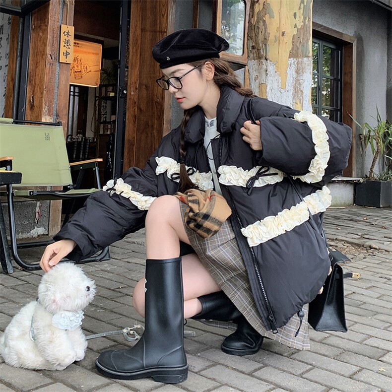 黑色设计感减龄羽绒服女短款2025冬季新款拼接立体花边90白鸭绒服图片