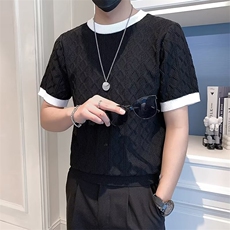 黑色