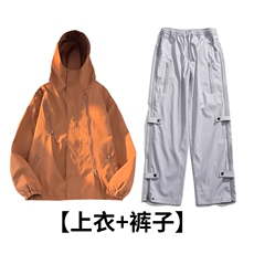 咖啡色上衣＋灰色裤子