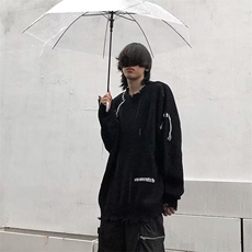 黑色