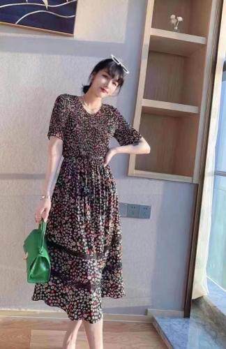 现货夏季韩版花色压褶连衣裙，女装连衣裙，卡多多