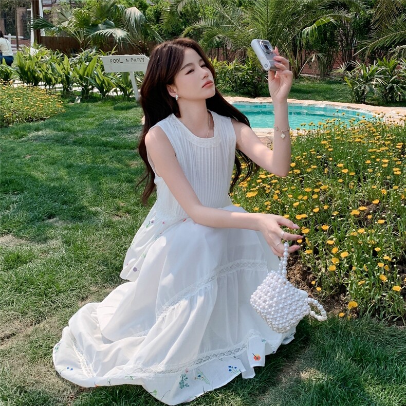 白色气质女神范碎花度假无袖长裙新款小个子森系初恋连衣裙女夏,女装连衣裙,2C167