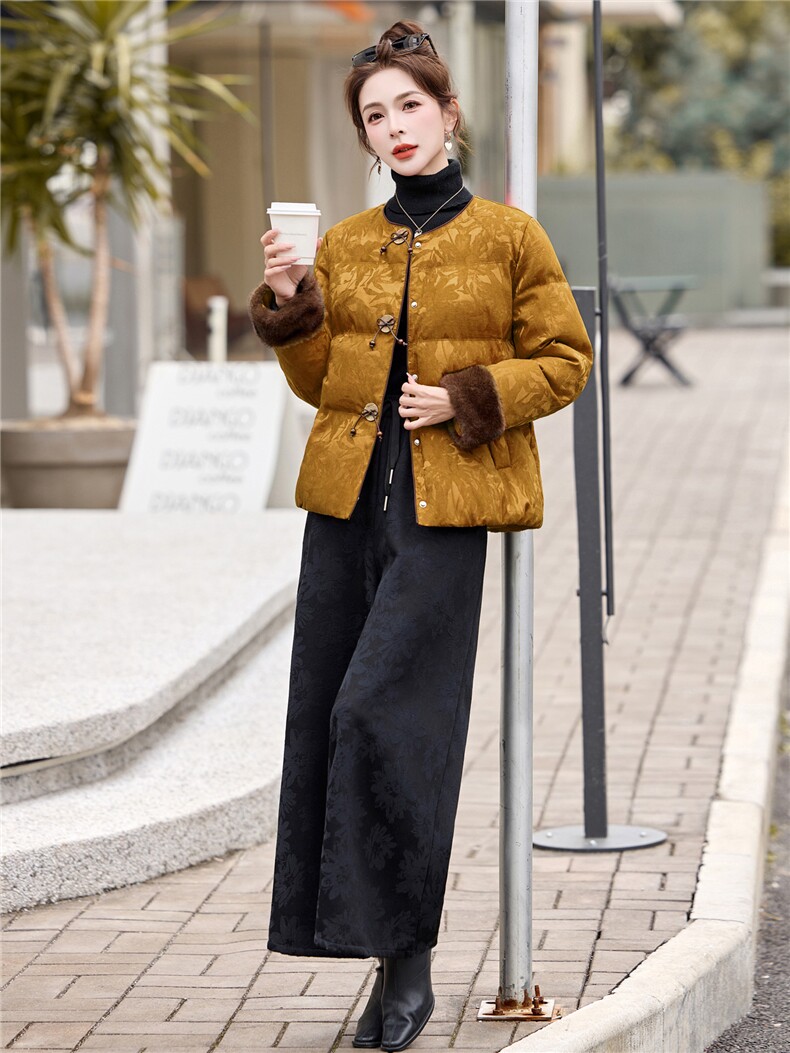 现货2025年冬装新款白鸭绒羽绒服中式提花套装休闲裤加绒阔腿裤女,女装羽绒服,璐依舞