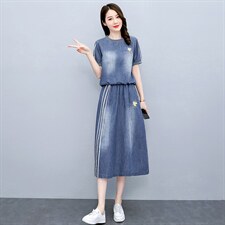 浅蓝色